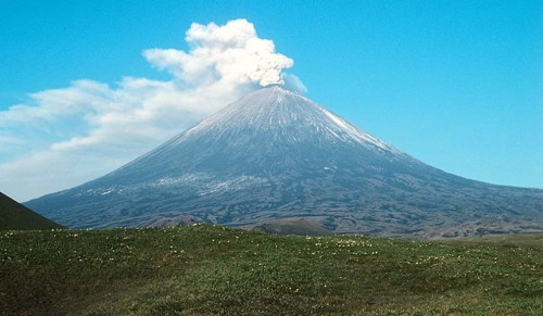Из 12 человек выжили трое. При восхождении на вулкан на Камчатке погиб житель Магнитогорска