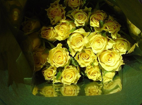 Композиции из кустовых роз от компании «Русский букет»