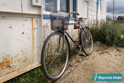 Пристегнул и оставил на ночь в подъезде. 39-летний житель Магнитогорска не предполагал, что его велосипед могут украсть